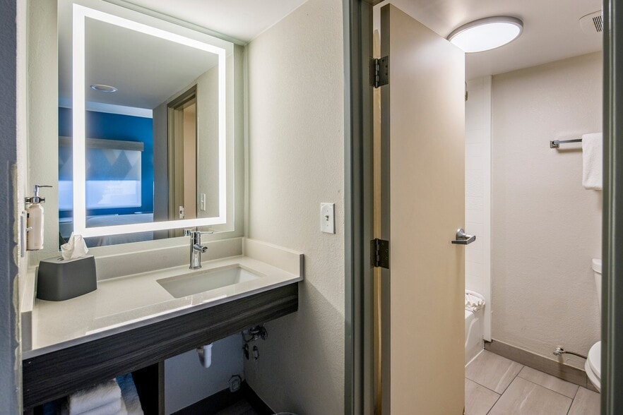 More Photos Of 1405 S Westwood, Mesa Hotel For Sale