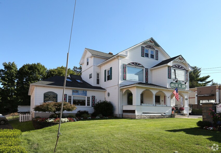 More Photos Of 710 E Main St, Meriden Freestanding For Sale