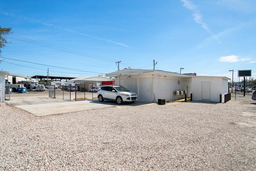 More Photos Of 7116 Rose Ave, Orlando Auto Dealership For Sale