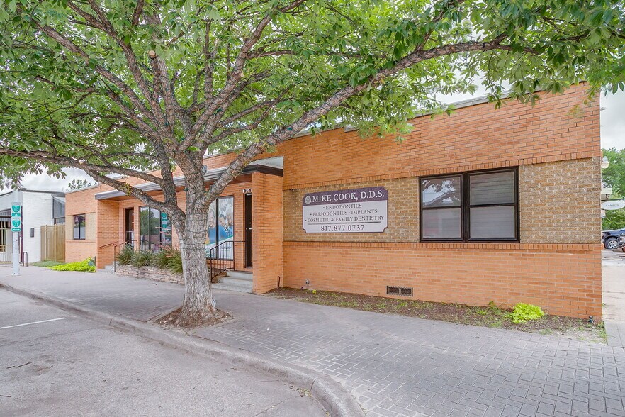 More Photos Of 1300-1302 W Magnolia Ave, Fort Worth General Retail For Lease