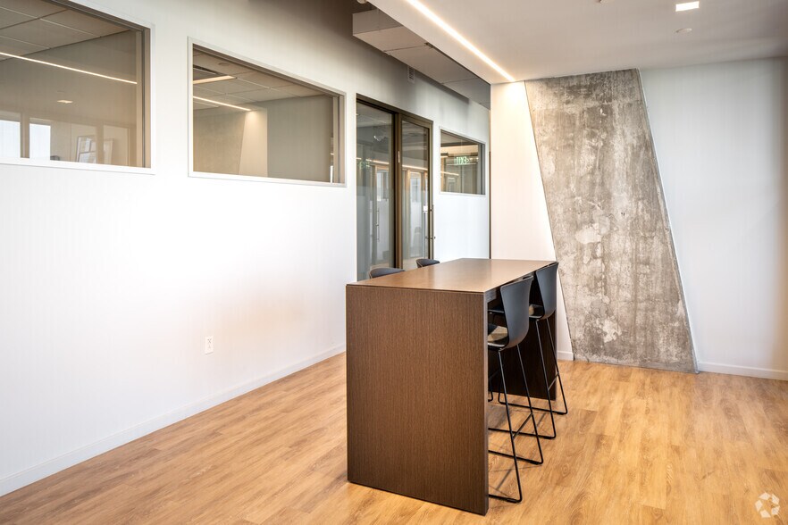 More Photos Of 500 W 2nd St, Austin Office For Lease