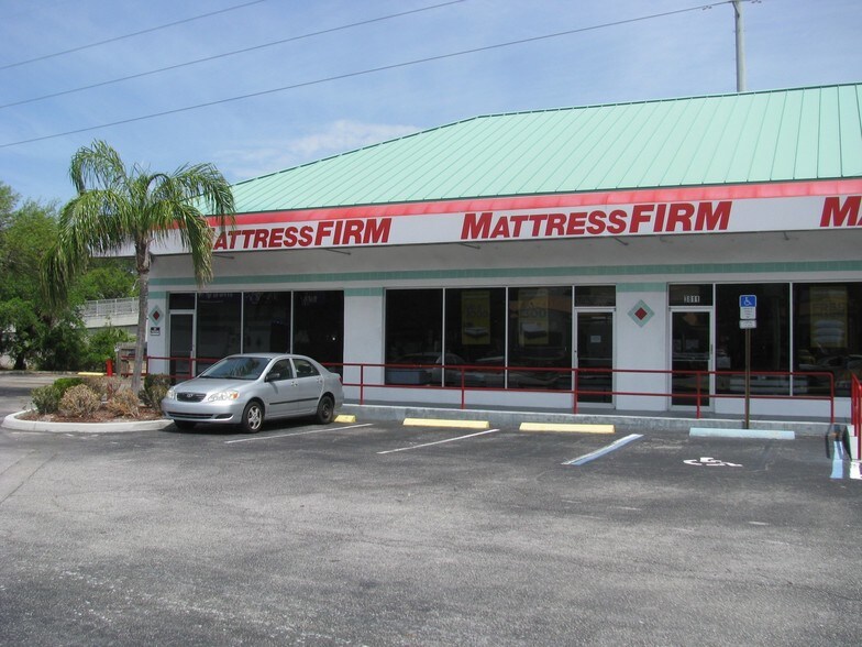 Primary Photo Of 3801-3805 Tyrone Blvd, Saint Petersburg General Retail For Lease