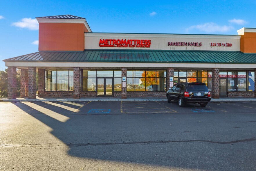 More Photos Of 975 Ridge Rd, Webster Unknown For Lease