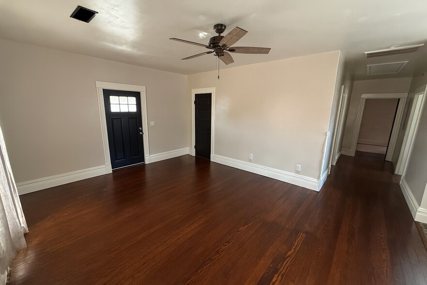 More Photos Of 232 S Buchanan St, Edwardsville Office Residential For Lease
