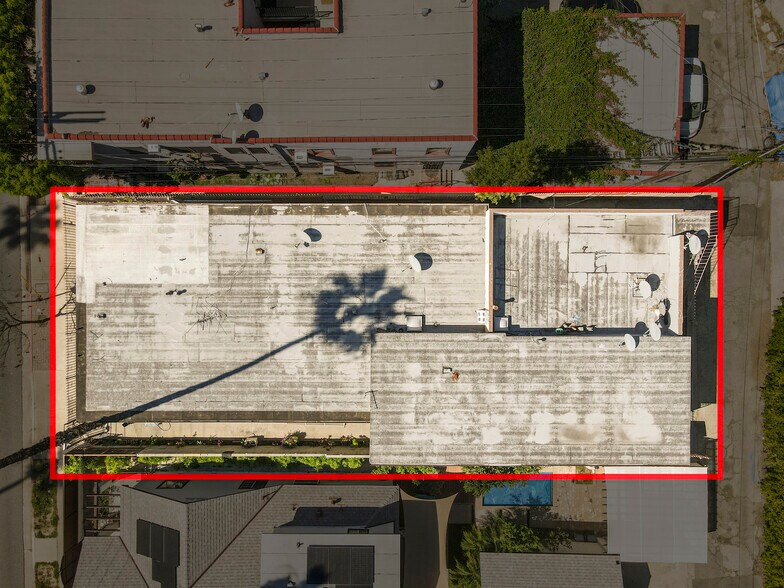 More Photos Of 5665 Franklin Ave, Los Angeles Apartments For Sale