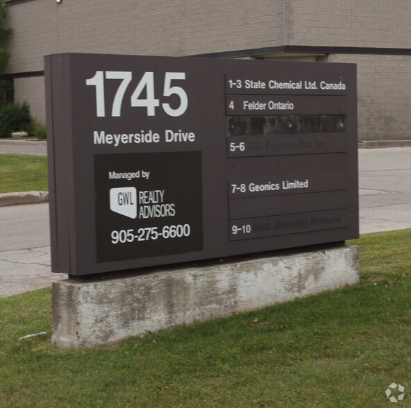 More Photos Of 1745 Meyerside Dr, Mississauga Showroom For Lease