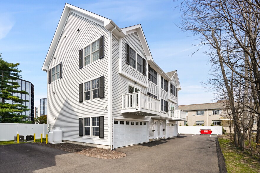 More Photos Of 24 Hoyt St, Stamford Apartments For Sale