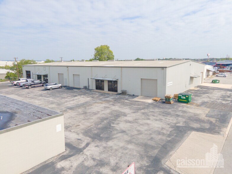 More Photos Of 7329-7335 Caribou St, San Antonio Warehouse For Lease