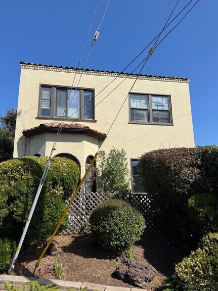 More Photos Of 3505 Kempton Way, Oakland Apartments For Sale