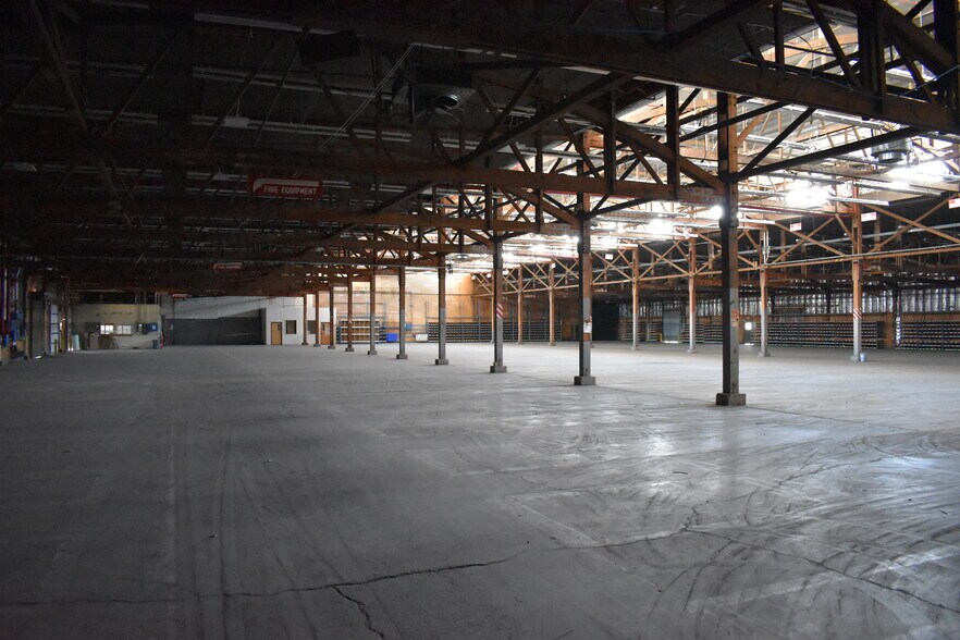 More Photos Of 884 W 2nd St, Ogden Warehouse For Lease