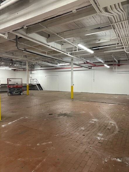 More Photos Of 812 E Ferry St, Buffalo Warehouse For Lease