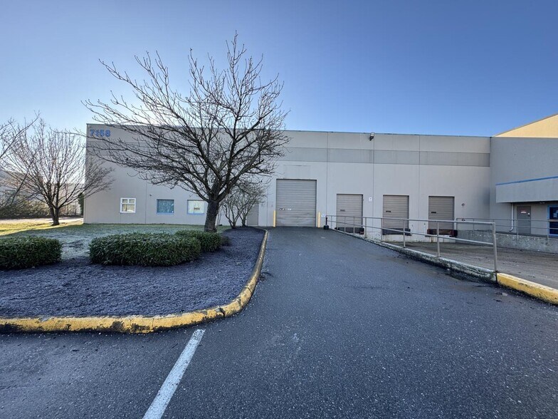 More Photos Of 7158-7168 Progress Way, Delta Service For Lease