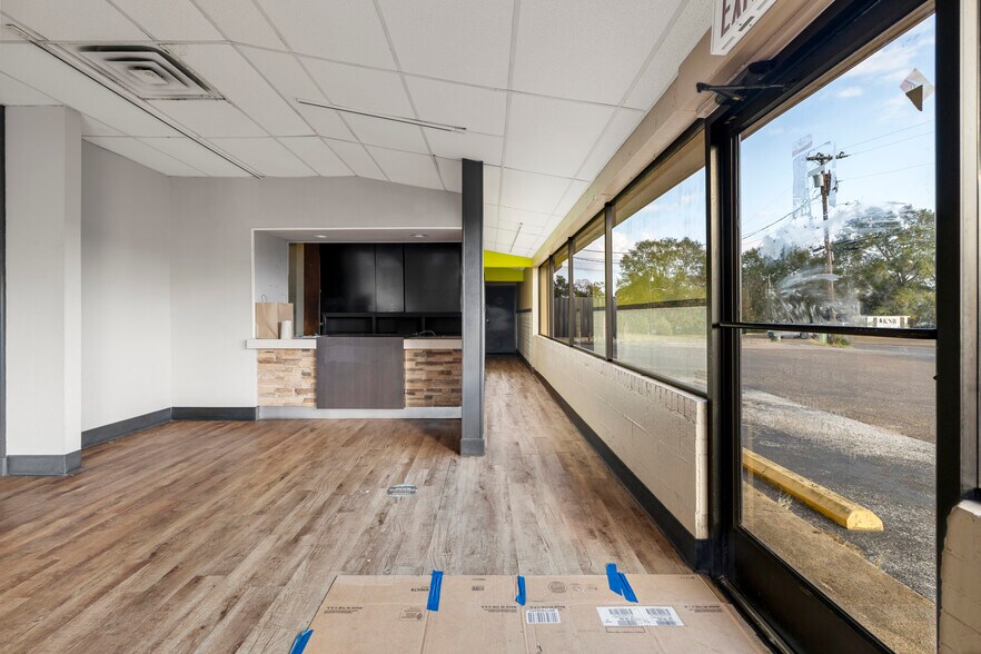 More Photos Of 2608 North St, Nacogdoches Specialty For Lease