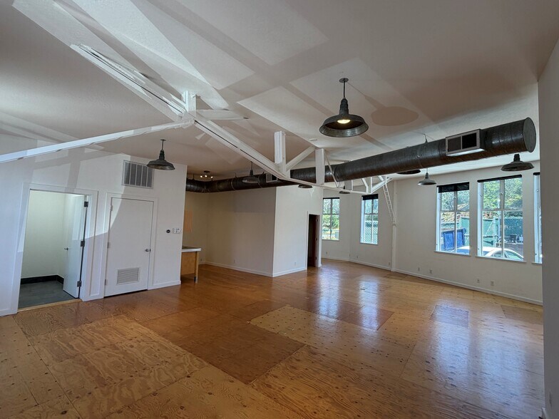 More Photos Of 12-14 E Sir Francis Drake Blvd, Larkspur Unknown For Lease