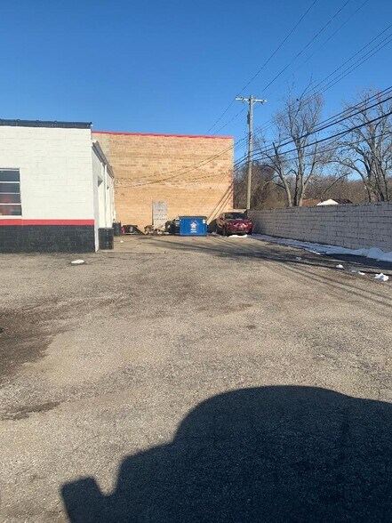 More Photos Of 36125 Ford Rd, Westland Auto Repair For Sale