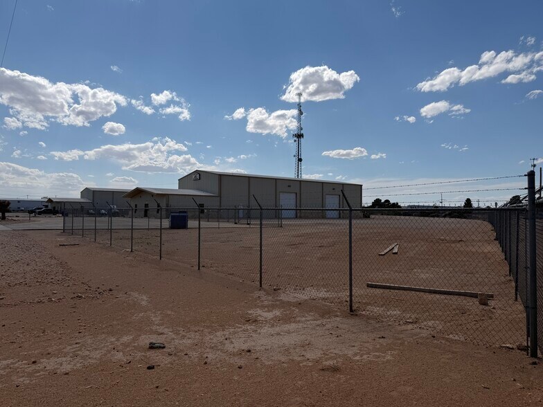 More Photos Of 2821 E Pearl St, Odessa Warehouse For Lease