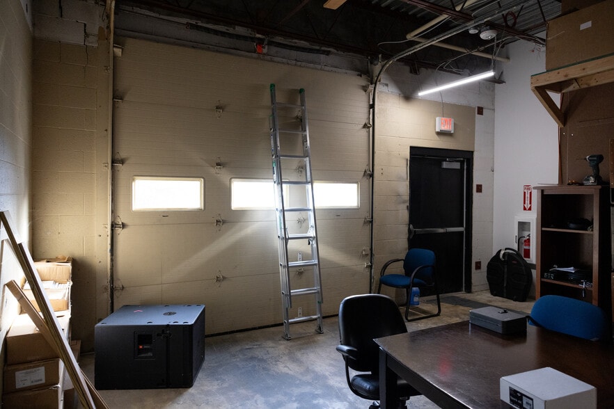 More Photos Of 2807 Lake Michigan Dr NW, Grand Rapids General Retail For Lease