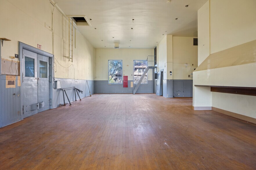 More Photos Of 224 N Oak St, Ukiah Office Residential For Lease