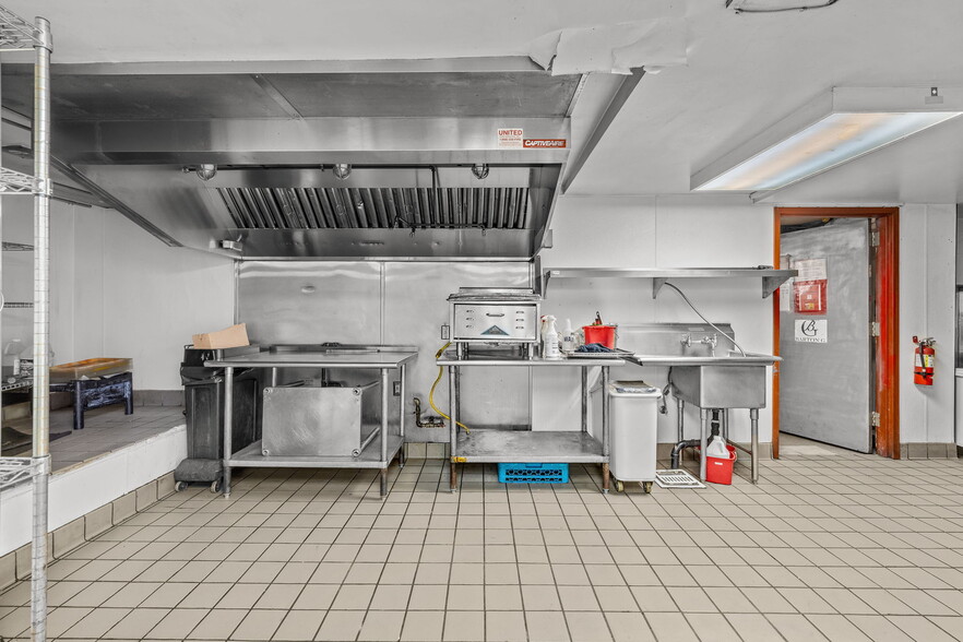 More Photos Of 861 N La Cienega Blvd, Los Angeles Restaurant For Lease