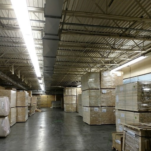 More Photos Of 320 N Hawksbill St, Luray Light Distribution For Lease