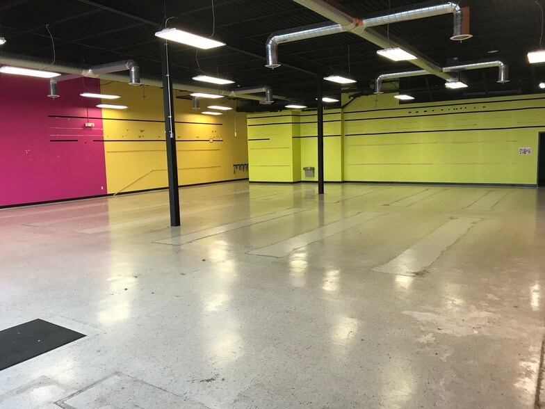 More Photos Of 6532-6546 US Hwy 6, Portage Unknown For Lease