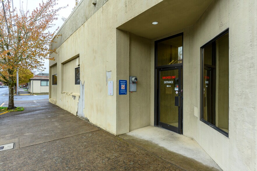 More Photos Of 424 NE Ford St, Mcminnville Office For Sale