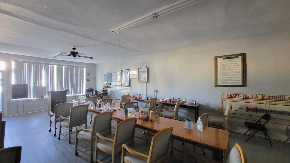 More Photos Of 310 S Central Ave, Lodi Storefront For Sale