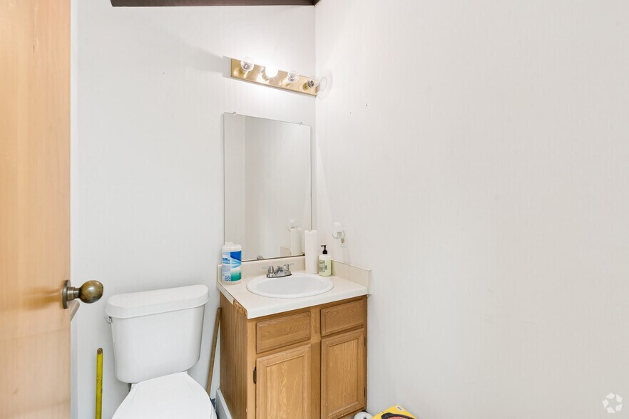 More Photos Of 8240 Antoine Dr, Houston Medical For Sale