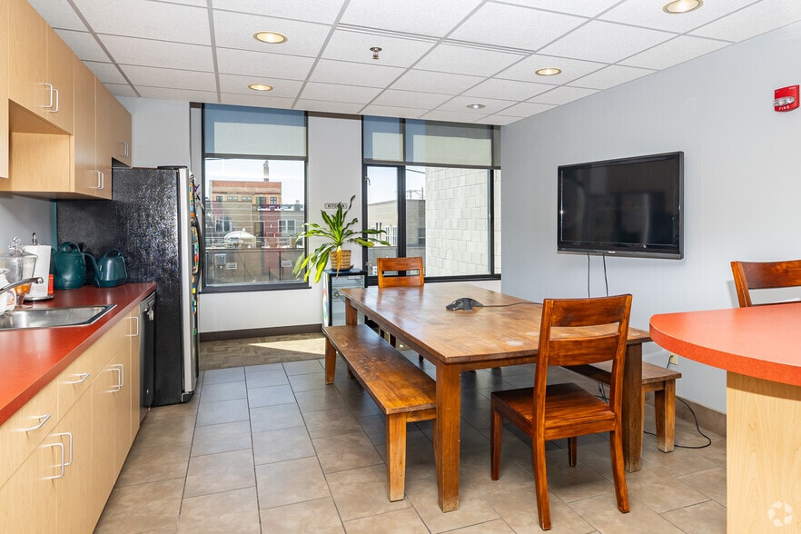 More Photos Of 161 S 1st St, Milwaukee Loft Creative Space For Lease