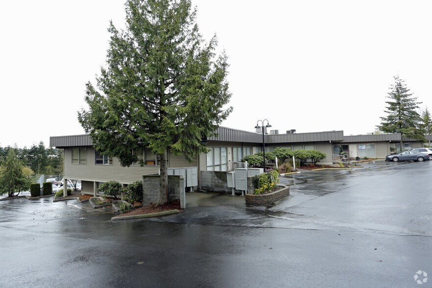 More Photos Of 12729 Northup Way, Bellevue Office For Lease