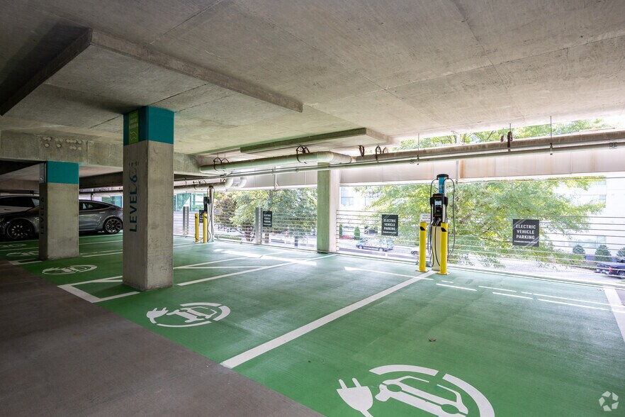 More Photos Of 3475 Piedmont Rd NE, Atlanta Office For Lease