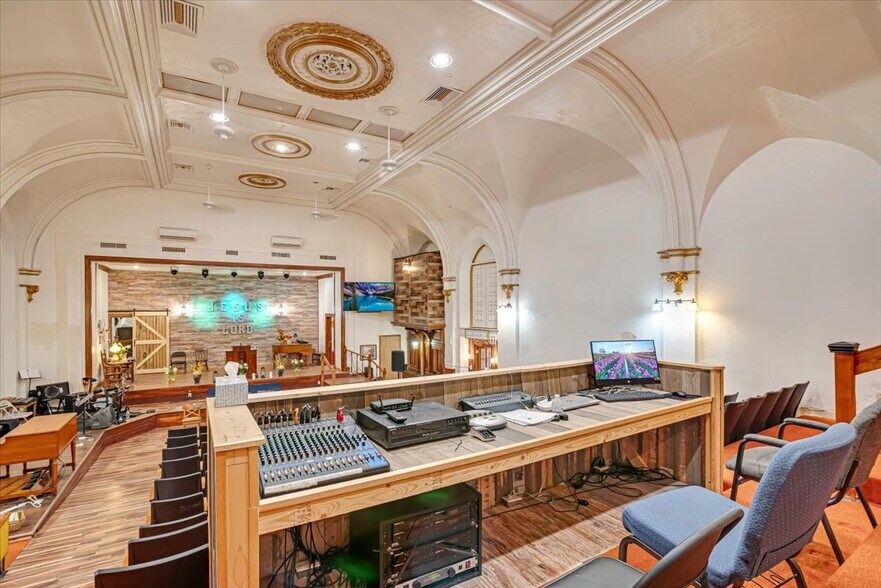 More Photos Of 837 W Linden St, Allentown Religious Facility For Sale