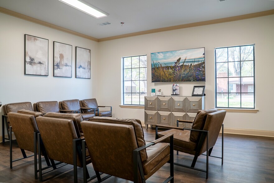 More Photos Of 221 Gay St, Batesville Medical For Sale
