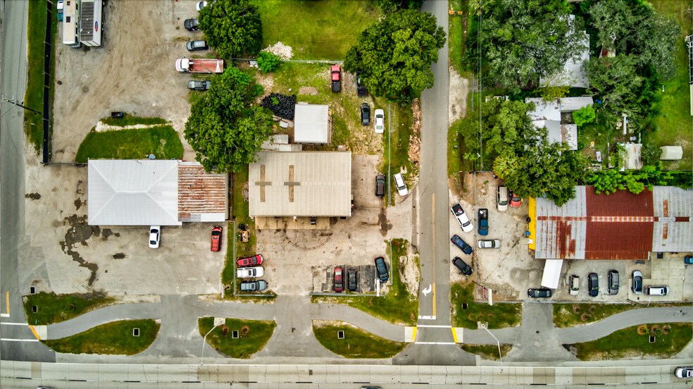 More Photos Of 2016 W Memorial Blvd, Lakeland Auto Repair For Sale