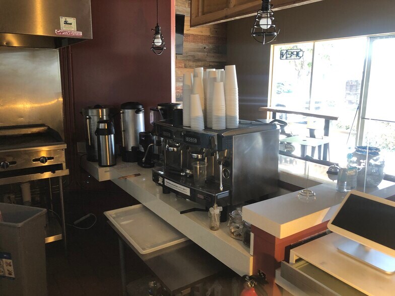 More Photos Of 26027 Eden Landing Rd, Hayward Storefront For Lease