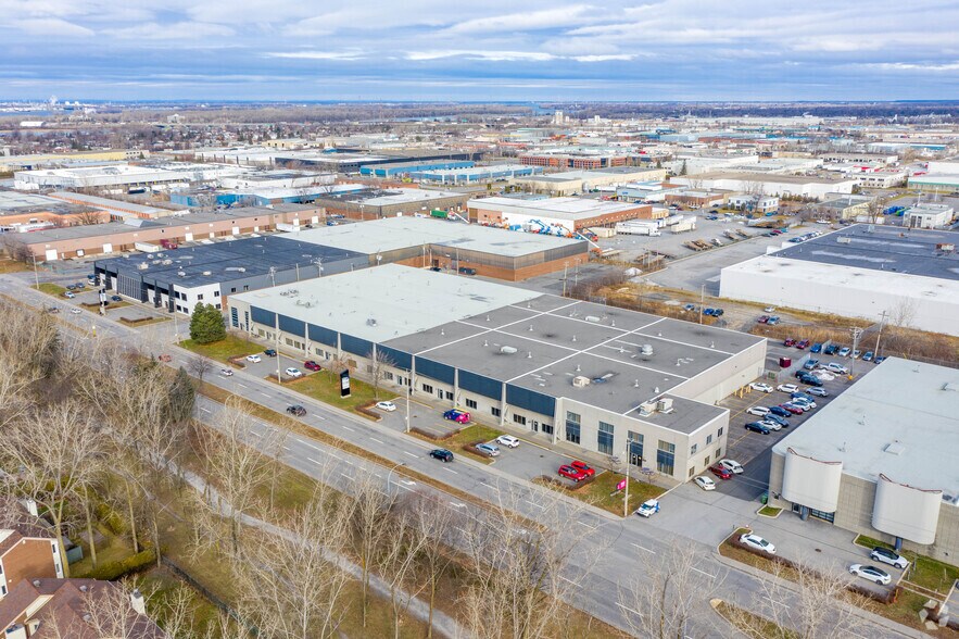 More Photos Of 839-859 Jean-Paul-Vincent, Longueuil Warehouse For Lease