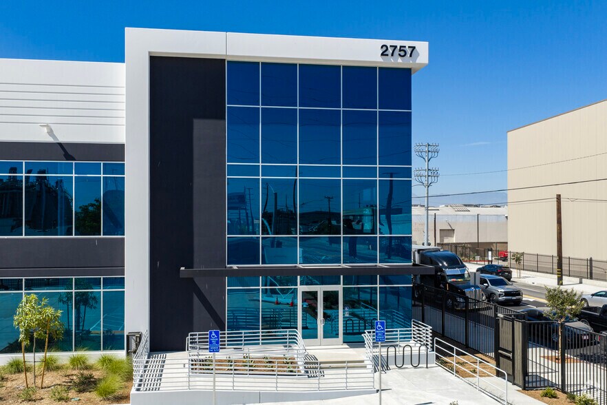 More Photos Of 2757 Leonis Blvd, Vernon Manufacturing For Lease