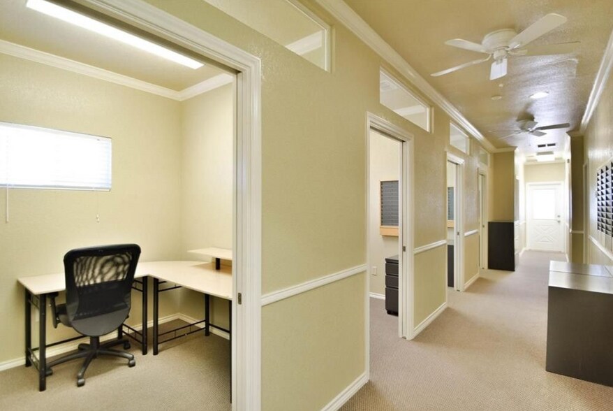 More Photos Of 606 S Harbor Ct, Granbury Office For Lease