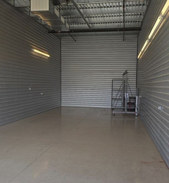 More Photos Of 291 E Ocotillo Rd, Chandler Warehouse For Sale