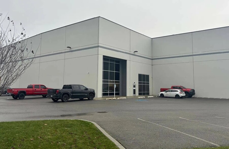 More Photos Of 15909 E Marietta Ave, Spokane Valley Showroom For Lease