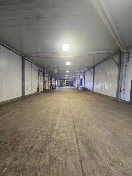 More Photos Of 1301 N Three Notch St, Troy Flex For Lease