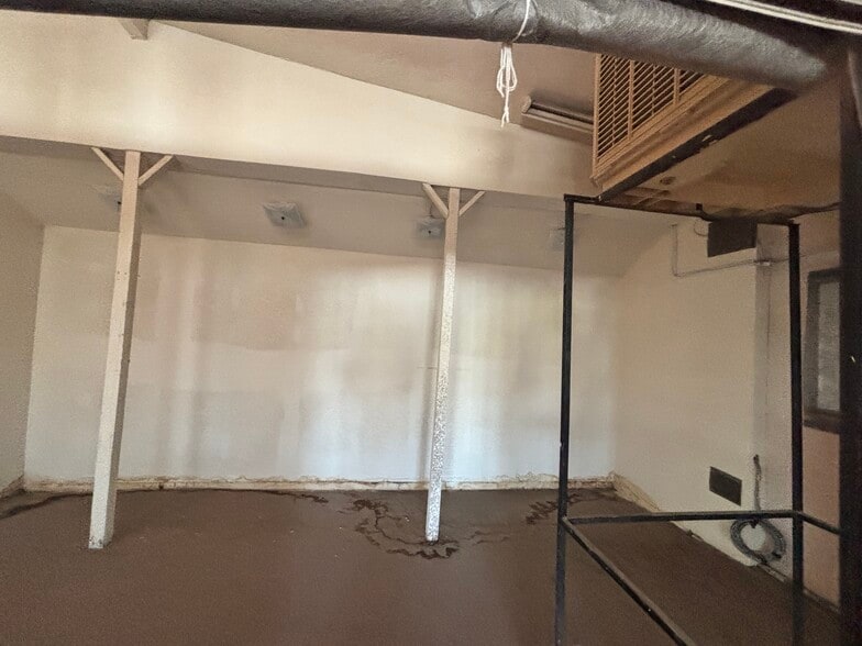 More Photos Of 3761 Royal Crest St, Las Vegas Office Residential For Sale