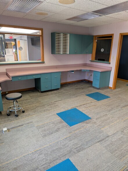 More Photos Of 1011 E Saint Maartens Dr, Saint Joseph Medical For Lease