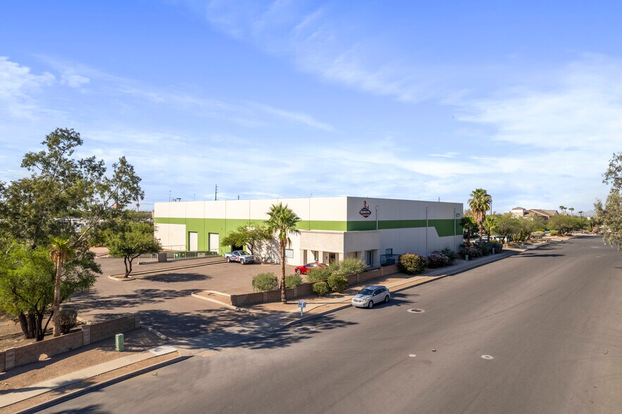More Photos Of 4771 S Overland Dr, Tucson Warehouse For Sale