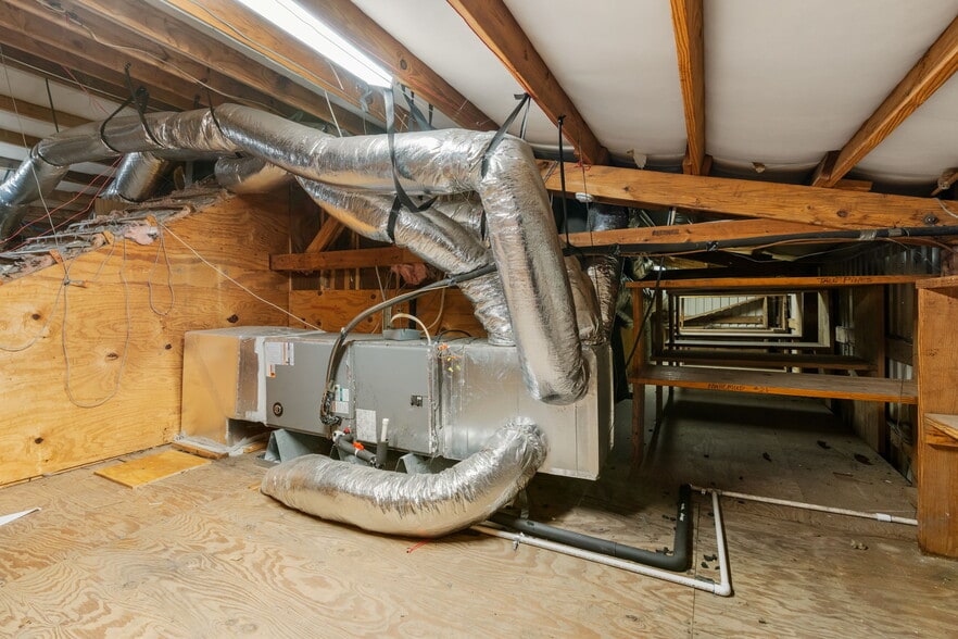 More Photos Of 2200 Sciaaca Rd, Spring Office For Sale