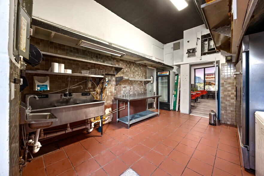 More Photos Of 225 95th St, Surfside Storefront For Lease