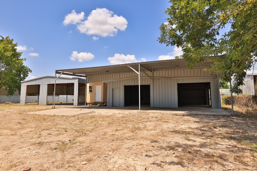 More Photos Of 1929 Havner Ln, Houston Warehouse For Sale