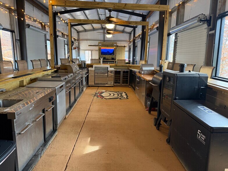 More Photos Of 2003 Bend of the Riv, Hiawassee Lodge Meeting Hall For Sale