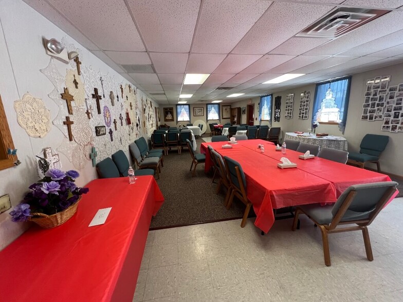 More Photos Of 212 S Sherman St, Leslie Religious Facility For Sale