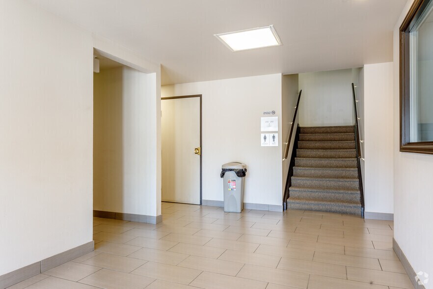 More Photos Of 2009 Wadsworth Blvd, Lakewood Office For Lease